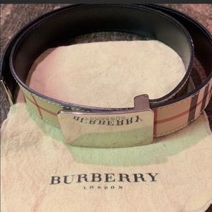 Authentic Burberry Belt gold buckle size 40